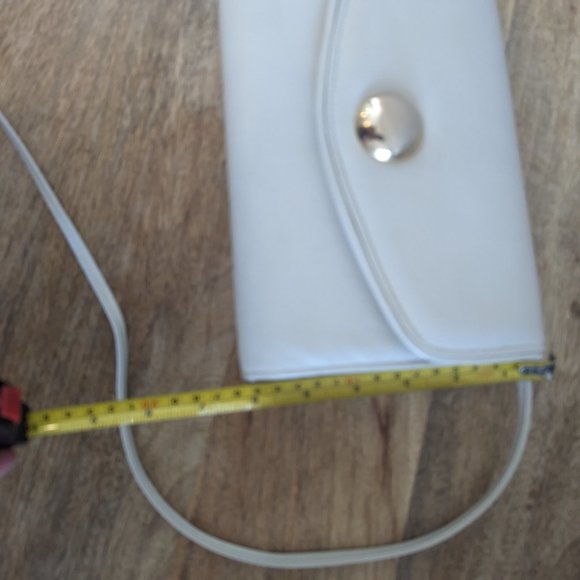 Vintage White and Gold Purse - Picture 12 of 12